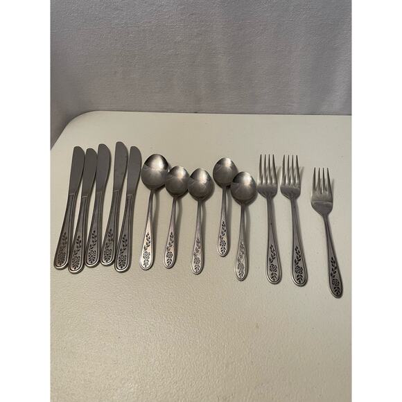 Rogers‎ co 13 stainless pc set Korea silverware flower 5 knives 5 sp 3 fork - Picture 1 of 4